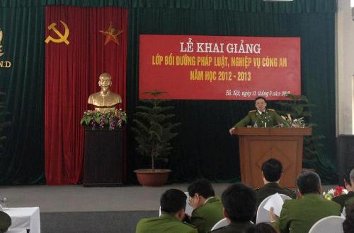 Khai giảng lớp bồi dưỡng Link truy cập mới nhất tại 8EV88, nghiệp vụ Công an năm 2012 – 2013